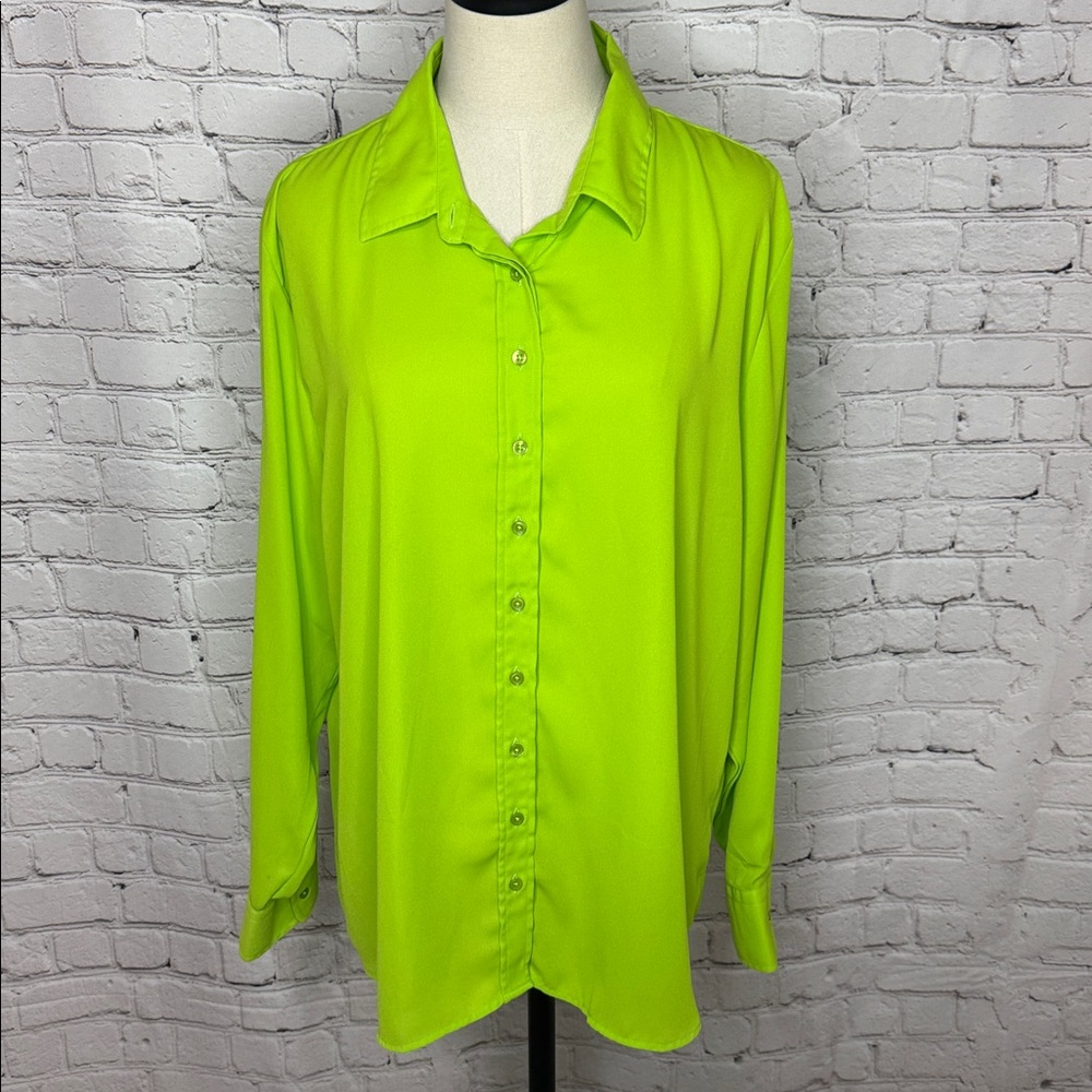The Shirt by Rochelle Behrens Vibrant Green Button-Down Blouse 2X
